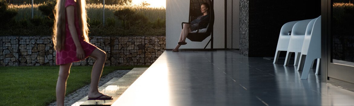 Kaip sukurti jaukų apšvietimą terasoms, balkonams ir sodams?